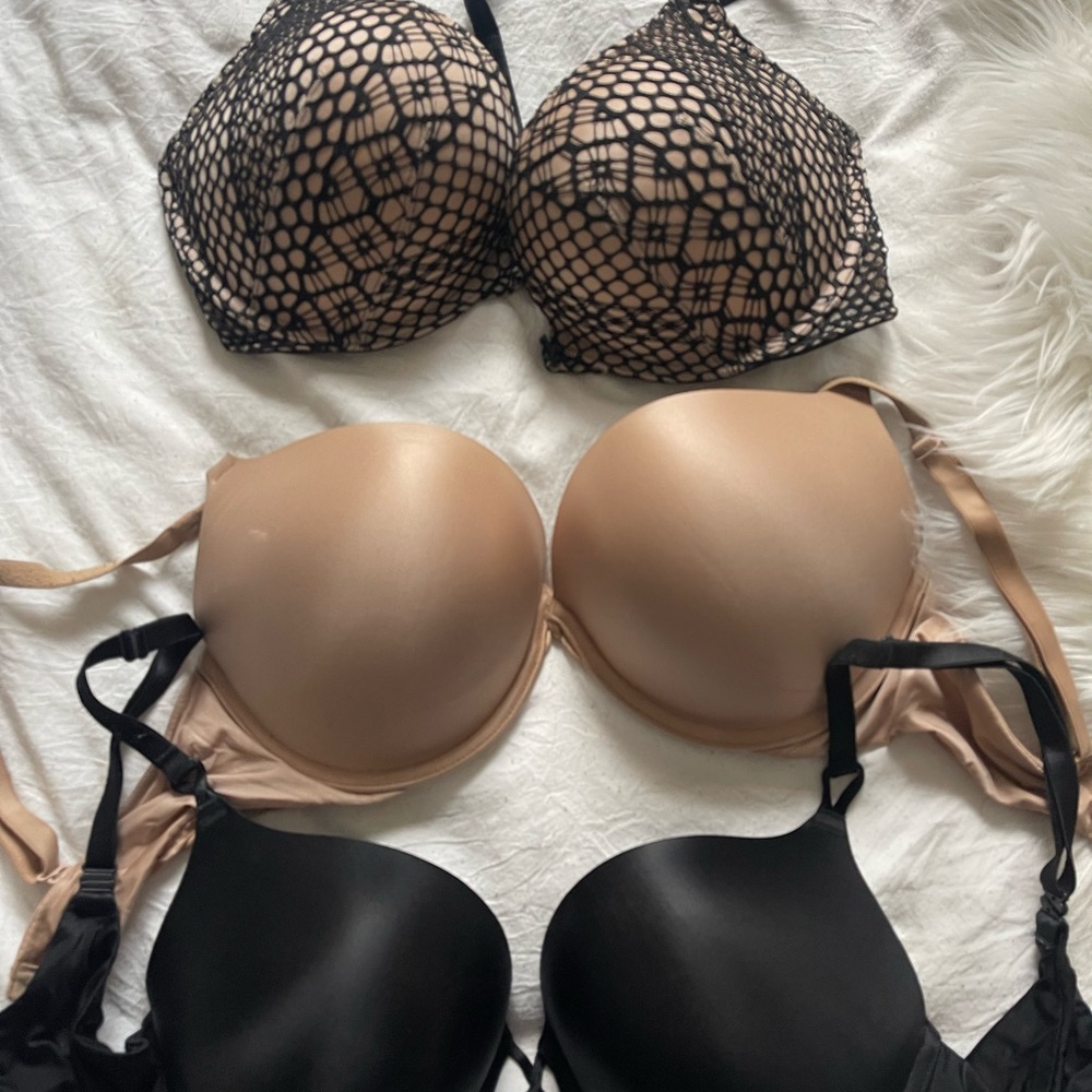 set of 3 Victoria Secret BOMBSHELL bras! (*ultimate cleavage*)